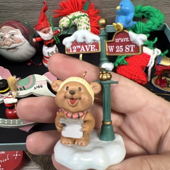 Vintage Lot Christmas Tree Ornaments Yarn Plastic Felt Wood Handmade Assorted - Picture 4 of 16